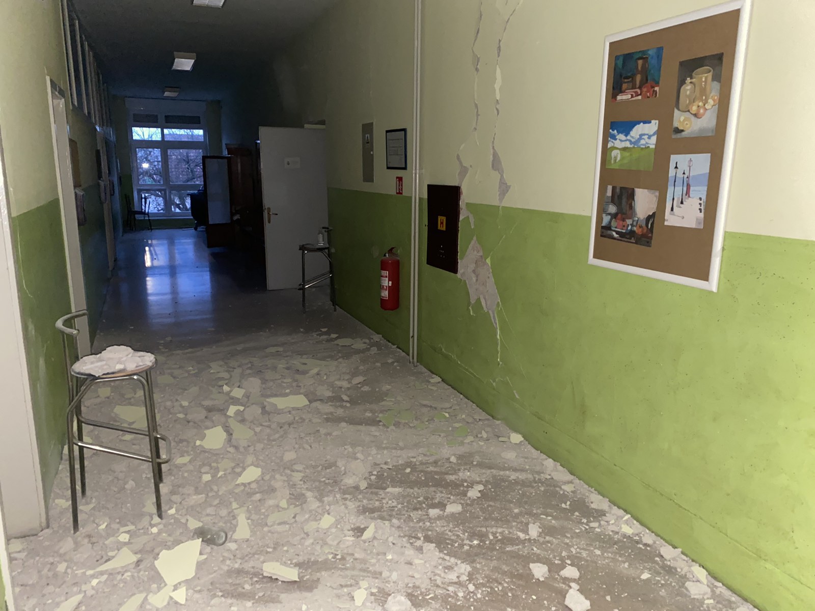 Teško oštećena zgrada Učiteljskog fakulteta Odsjek u Petrinji