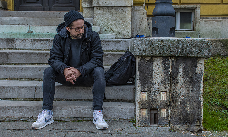 Zastani, pogledaj dolje i pronađi mali grad!