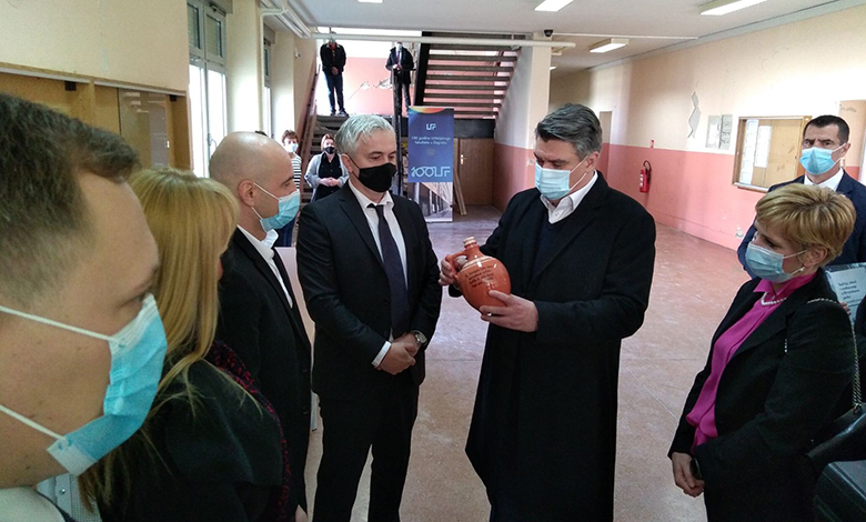 Predsjednik Milanović posjetio je fakultete u Sisku i Petrinji