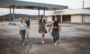 Projekt “Oni žive – studentski životi otkriveni kroz kontekstualne umjetničke prakse”