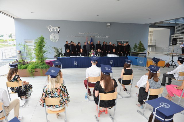 Split: Promocija sveučilišnih prvostupnika i magistara struke na PMF-u