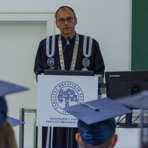 FHS: Promovirano 108 diplomiranih studenata