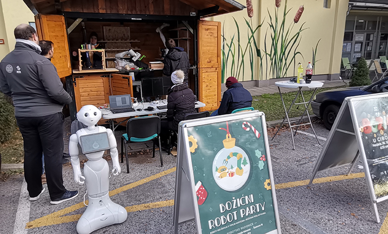 Robotski božićni party