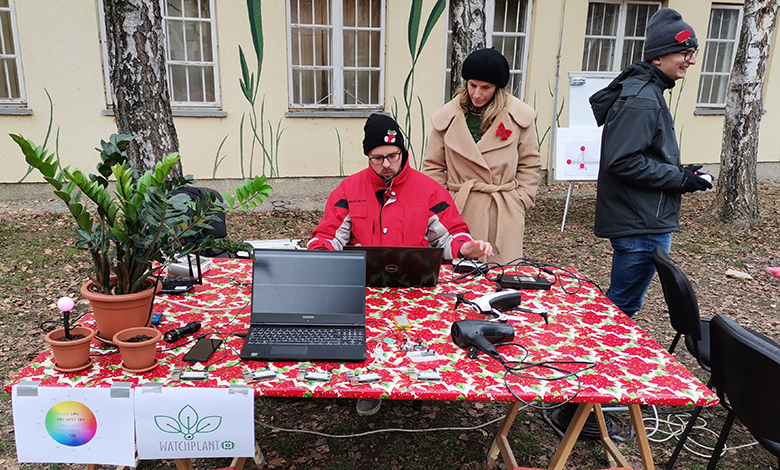 Robotski božićni party