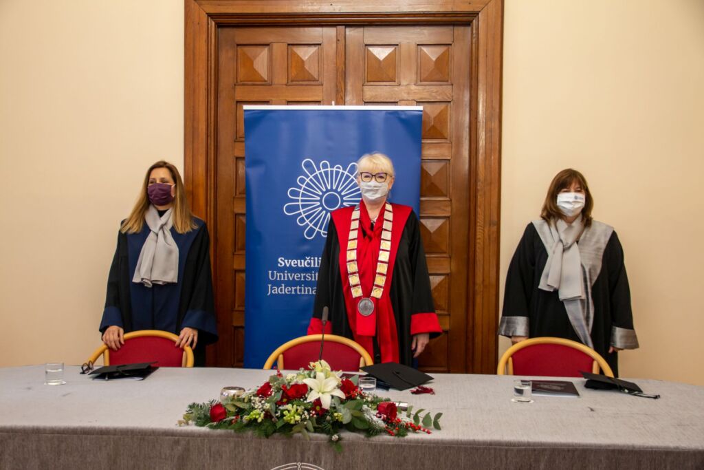 Zadar: Promovirano 105 magistrica i magistara