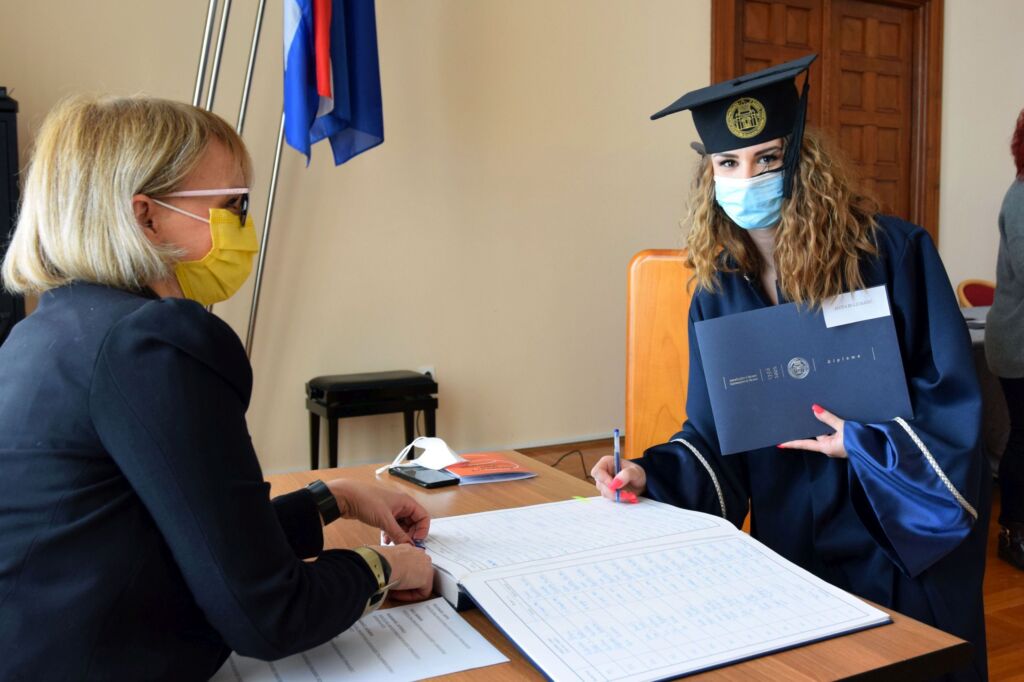 Pred mladim sociolozima je izazov da uvijek gledaju iza zrcala