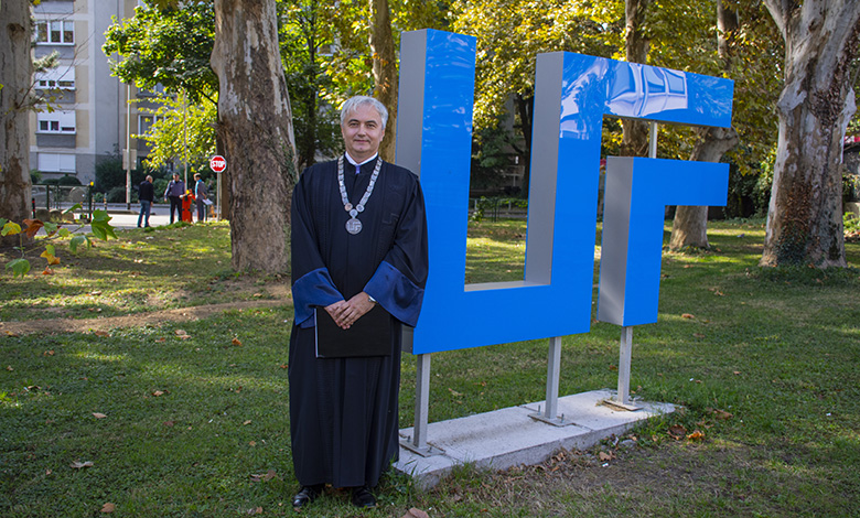 Dignitet učitelja davno je izgubljen