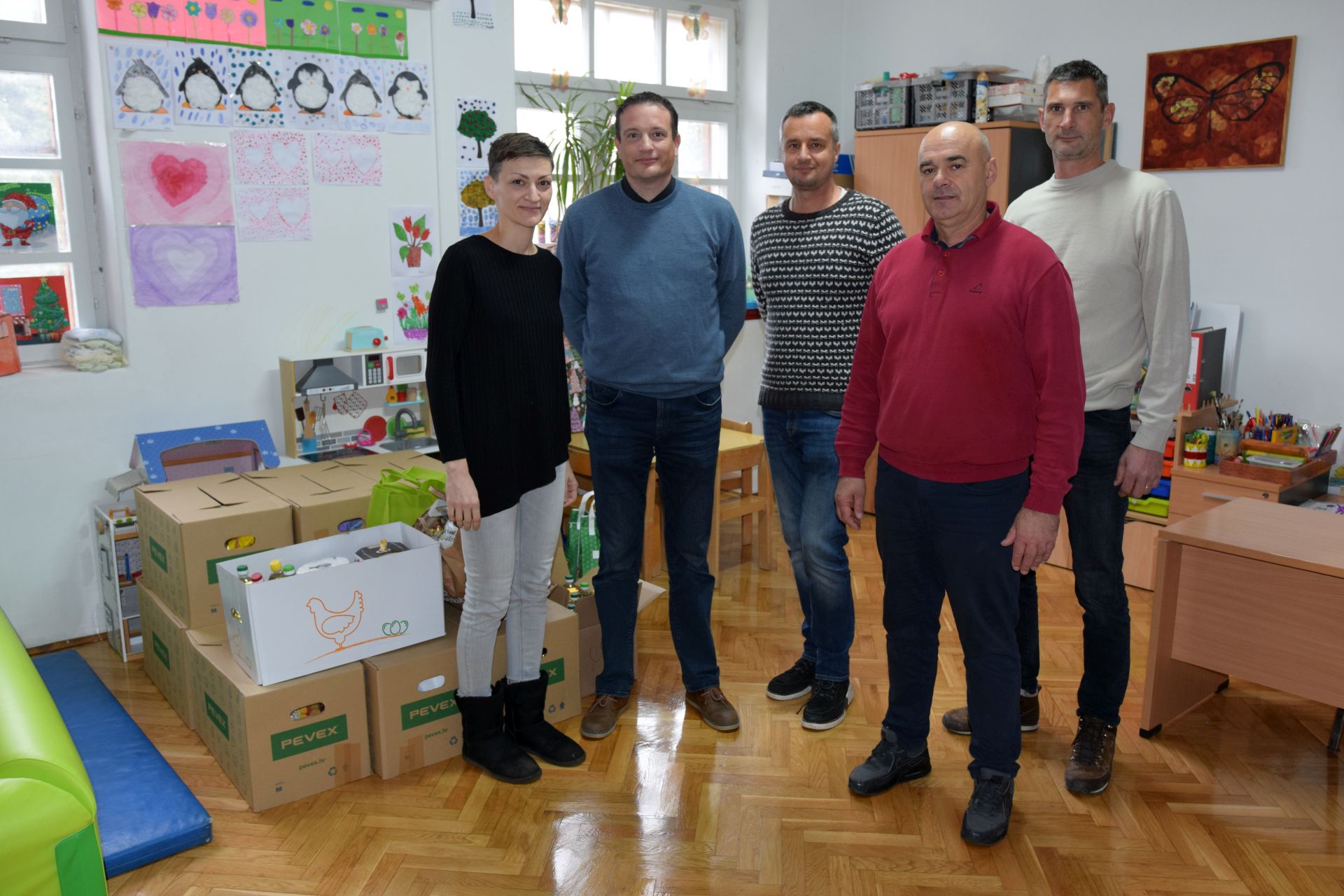 Sveučilište u Zadru doniralo potrepštine Udruzi za autizam Zadar