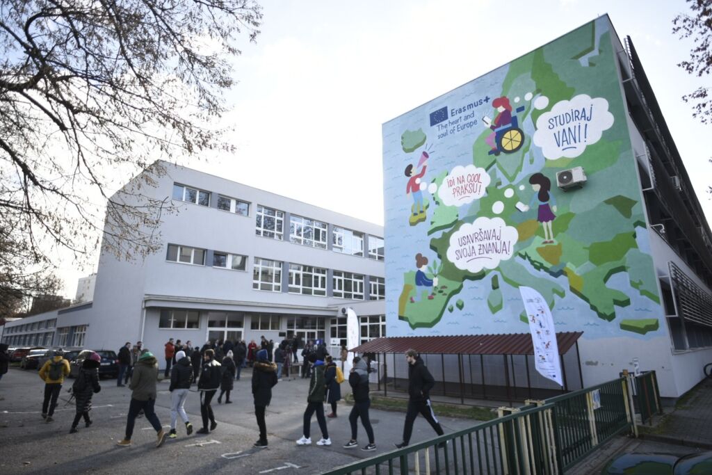 Na osječkim školama nastao mural posvećen programu Erasmus+