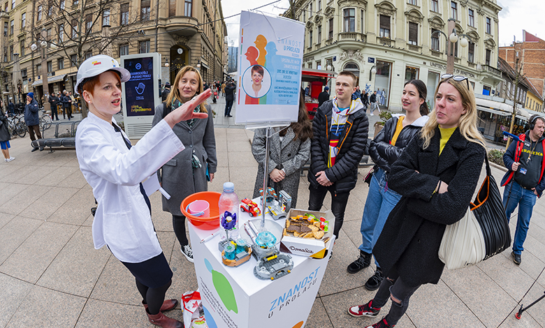 Znanstvenice na Cvjetnome trgu