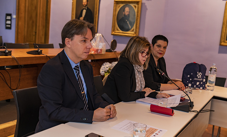 Iskustva iz učenja i poučavanja uz uporabu digitalnih tehnologija