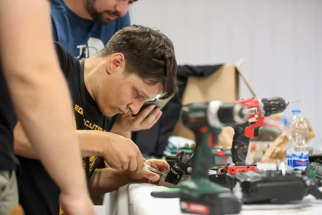 Prijavite se: Borbe robota!