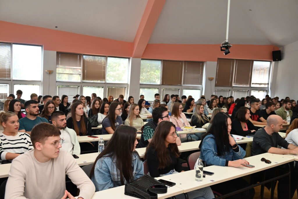 Nova uprava FOI-ja priredila dobrodošlicu brucošima