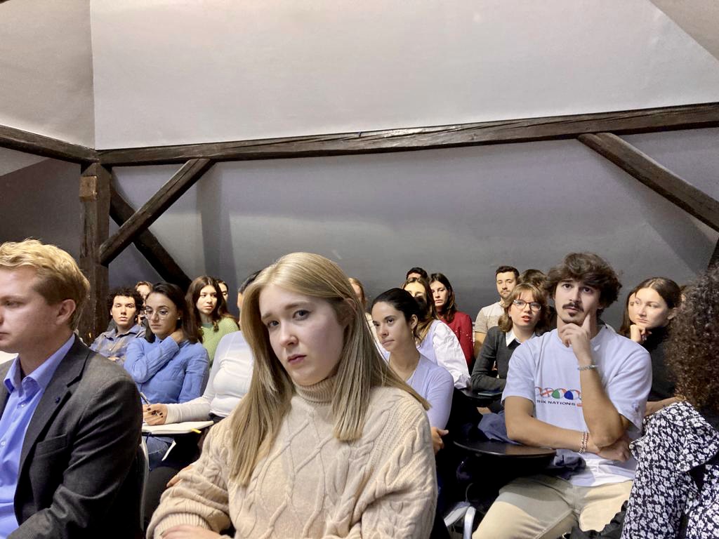 Čelnik Frontexa održao predavanje studentima zagrečkog Prava