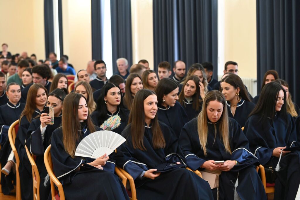 Zadar: Promovirano 94 prvostupnika menadžmenta Odjela za ekonomiju