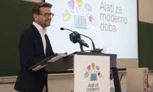 Čak 40% djece na društvenim mrežama dnevno provodi više od 3 sata