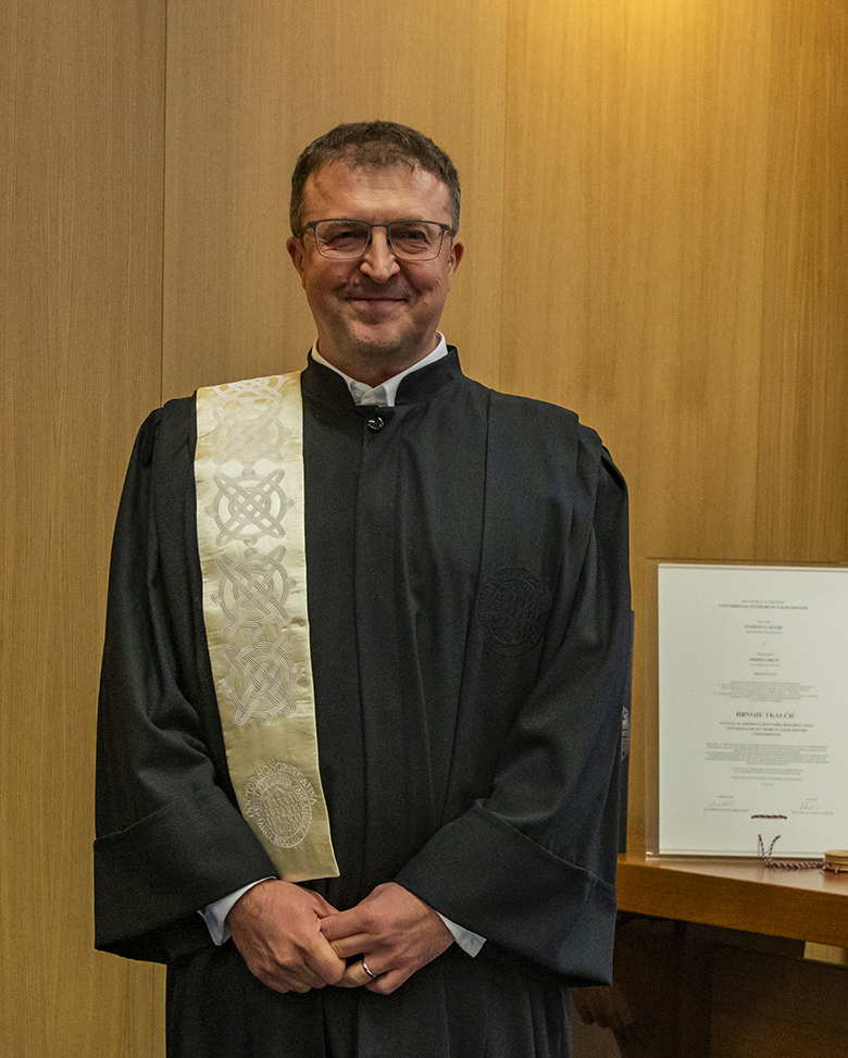 Prof. dr. sc. Hrvoju Tkalčiću svečano dodijeljen počasni doktorat Sveučilišta u Zagrebu