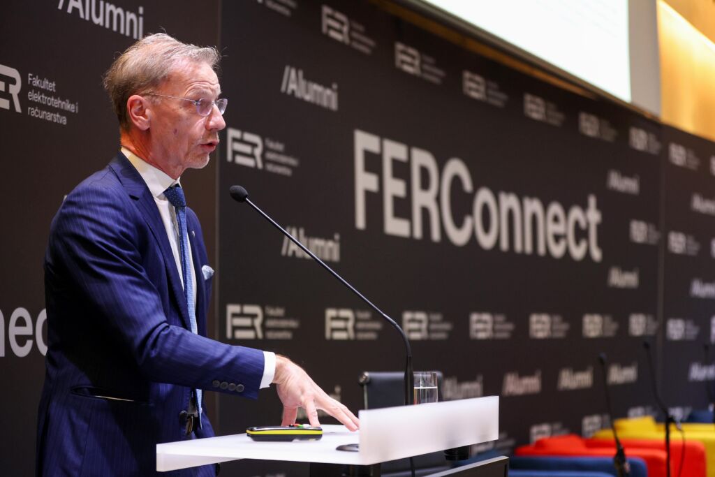 Na FER-u vodeći stručnjaci raspravljali o geopolitici i tehnologiji