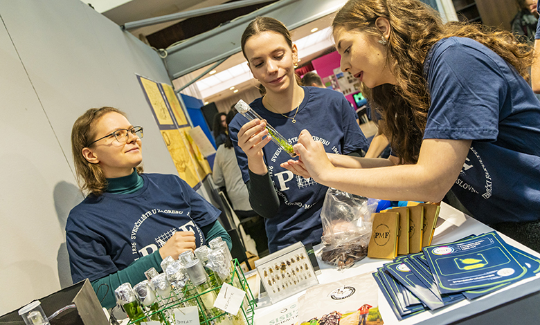 universitas_logob500