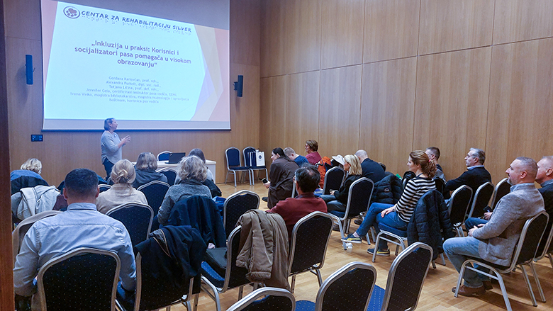 Kakva je uloga pasa pomagača u visokom obrazovanju?