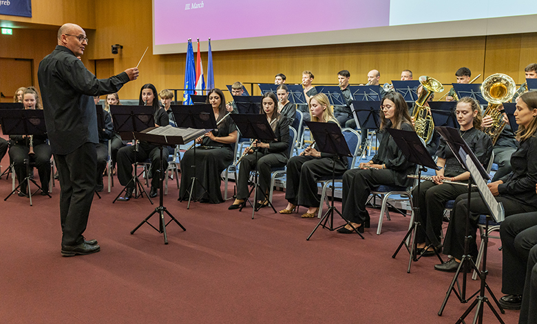 Puhačko glazbeno putovanje od klasike do ABBA-e