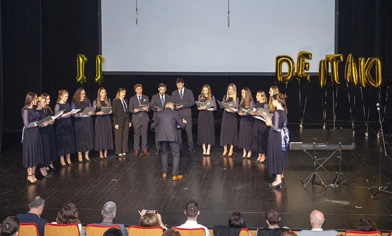 Kad se stomatologija i umjetnost sretnu na istoj pozornici