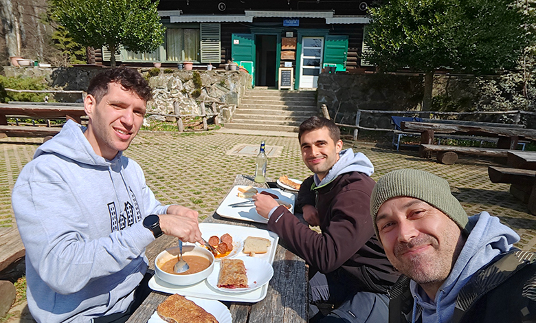 Studenti posadili 55 divljih krušaka na Medvednici