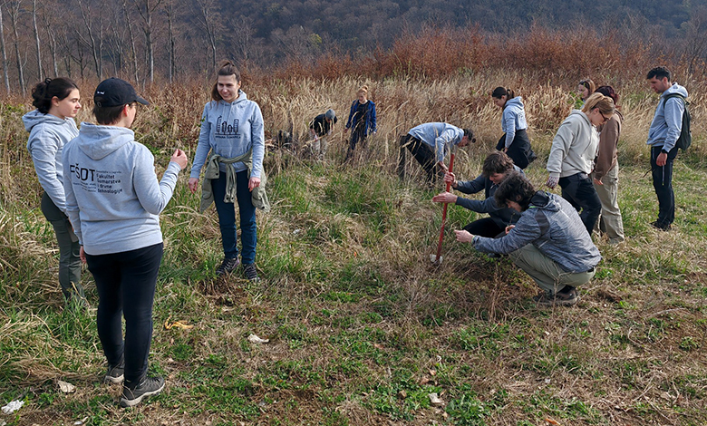 Studenti posadili 55 divljih krušaka na Medvednici