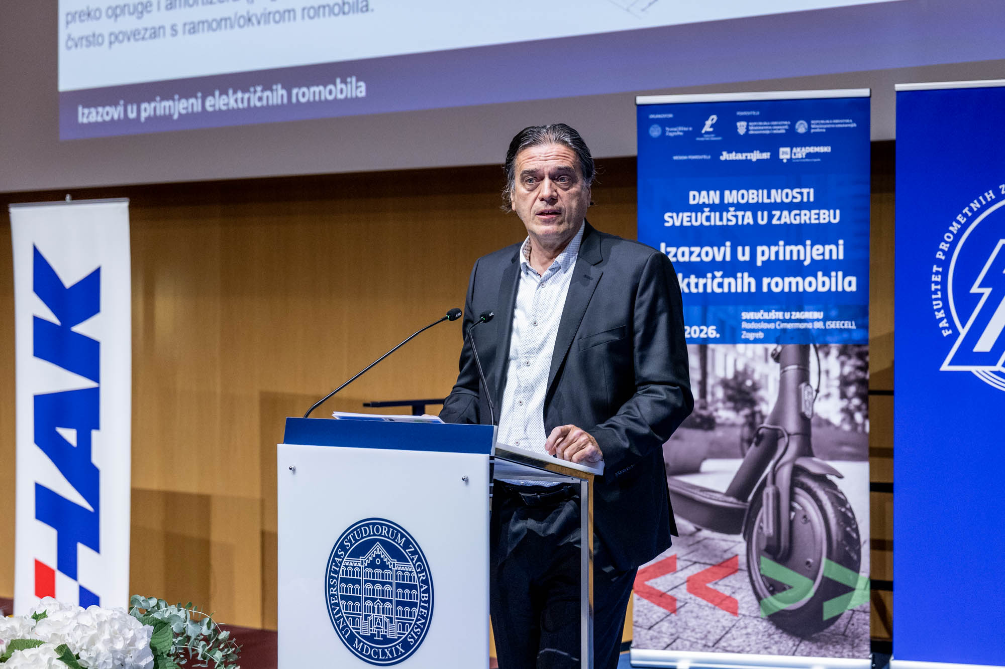 universitas_logob500